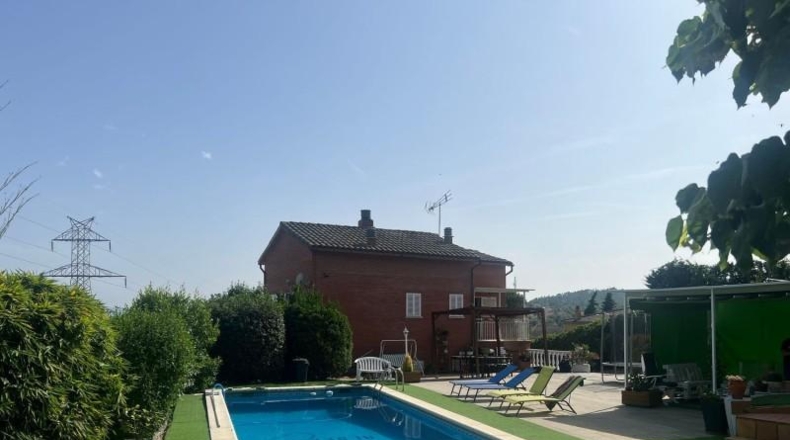 Жирона - Maçanet de la Selva - 1290m2