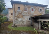 Отдельно стоящий дом с участком на продажу в городе Ramales de la Victoria Фото