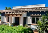 Отдельно стоящий дом с участком на продажу в городе Altea Фото