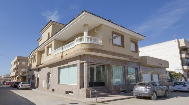 Мурсия - Los Alcázares - 630m2