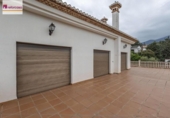 Chalet independiente con terreno en venta en la España, Monachil, ref: TR411612 foto