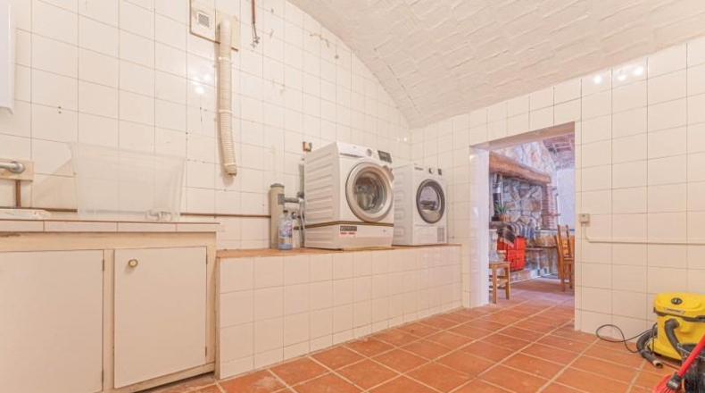Жирона - Cabanelles - 3010m2