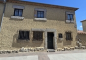 Chalet independiente con terreno en alquiler en Ávila ref: TR412521 foto