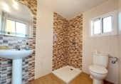 Chalet independiente con terreno en venta en Badajoz ref: TR412474 foto
