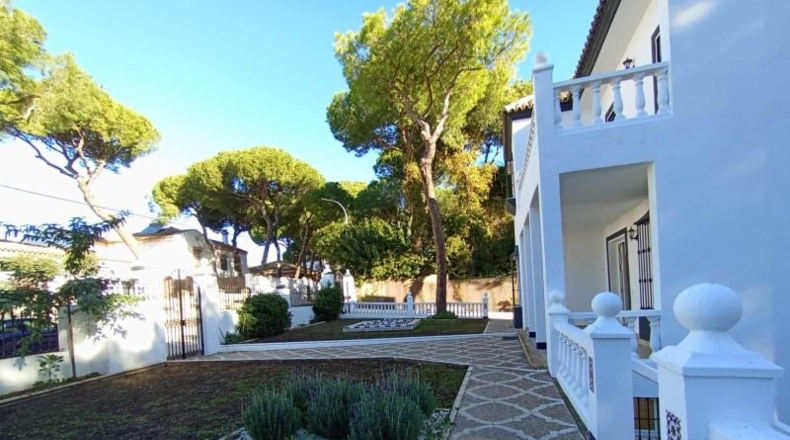 Seville - Alcalá de Guadaíra - 1128m2