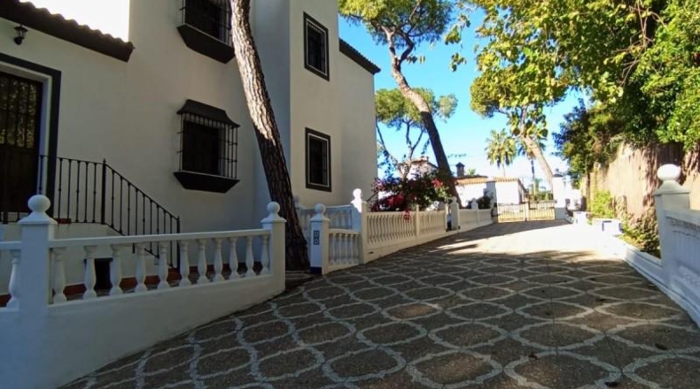 Seville - Alcalá de Guadaíra - 1128m2
