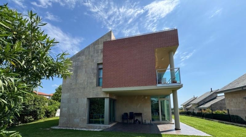 Cantabria - Santa Cruz de Bezana - 540m2