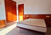 Отдельно стоящий дом с участком на продажу в городе Benicasim Фото