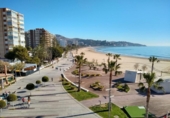 Отдельно стоящий дом с участком на продажу в городе Benicasim Фото