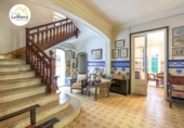 Отдельно стоящий дом с участком на продажу в городе Arenys de Mar Фото