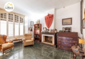 Отдельно стоящий дом с участком на продажу в городе Arenys de Mar Фото