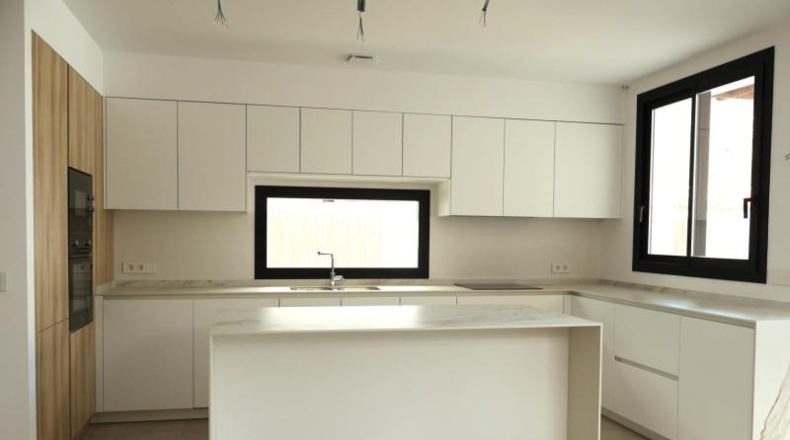 Аликанте - Альфаз-дель-Пи - 322m2