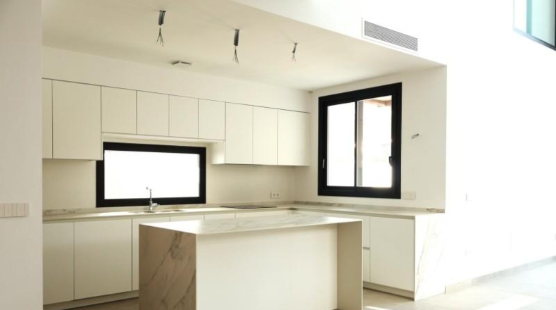 Аликанте - Альфаз-дель-Пи - 322m2