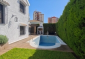 Xalet independent amb terreny en venda a la España, Fuengirola, ref.: TR336769 foto