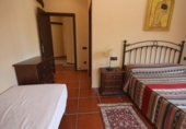 Chalet independiente con terreno en venta en la España, Alcuéscar, ref: TR264266 foto