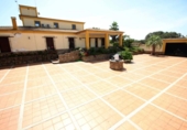 Chalet independiente con terreno en venta en la España, Alcuéscar, ref: TR264266 foto