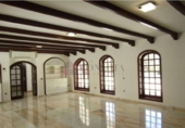 Отдельно стоящий дом с участком на продажу в городе San Bartolomé de Tirajana Фото
