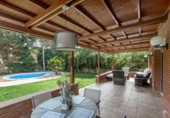 Chalet independiente con terreno en venta en la España, Gavà, ref: TR311551 foto