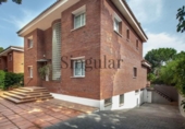 Chalet independiente con terreno en venta en la España, Gavà, ref: TR311551 foto
