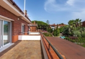 Chalet independiente con terreno en venta en la España, Gavà, ref: TR311551 foto
