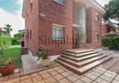 Chalet independiente con terreno en venta en la España, Gavà, ref: TR311551 foto