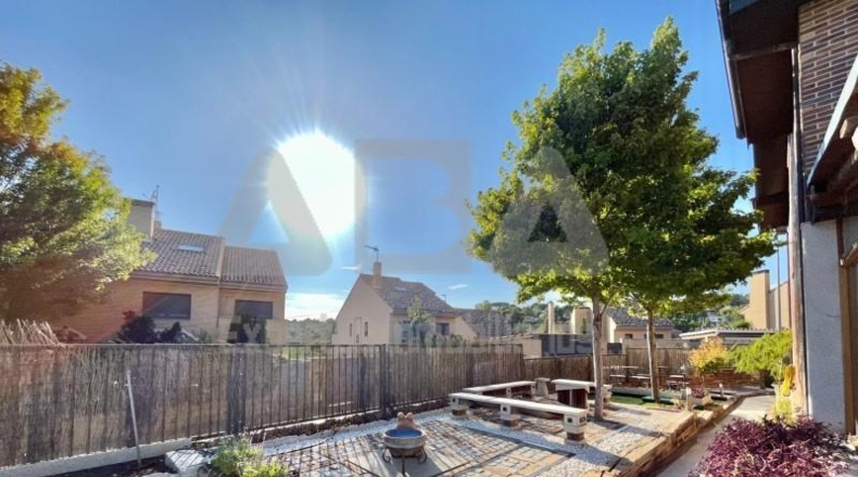 Community of Madrid - Valdemorillo - 1050m2