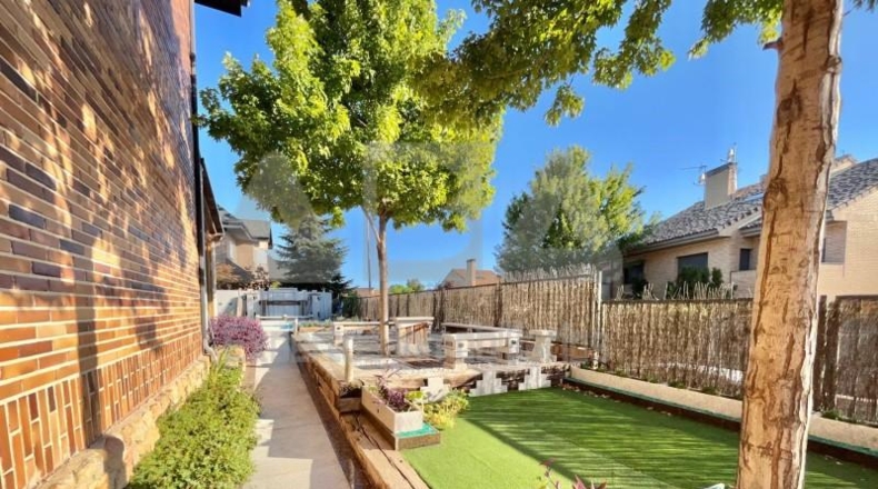 Community of Madrid - Valdemorillo - 1050m2