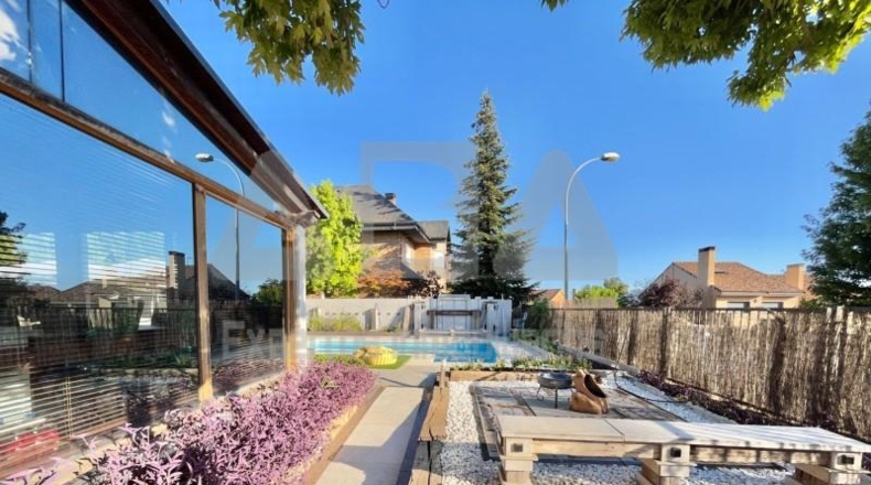 Community of Madrid - Valdemorillo - 1050m2