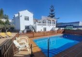 Chalet independiente con terreno en venta en la España, Nerja, ref: TR390603 foto