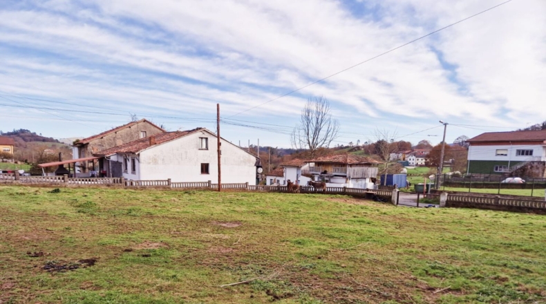 Asturias - Pola de Siero - 1987m2