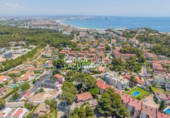 Отдельно стоящий дом с участком на продажу в городе Salou. Фото