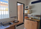 Отдельно стоящий дом с участком на продажу в городе Chiclana de la Frontera. Фото