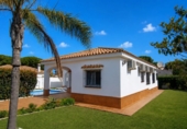 Xalet independent amb terreny en venda a Chiclana de la Frontera ref.: TR411020 foto