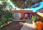 Chalet independiente con terreno en venta en Chiclana de la Frontera ref: TR394541 foto