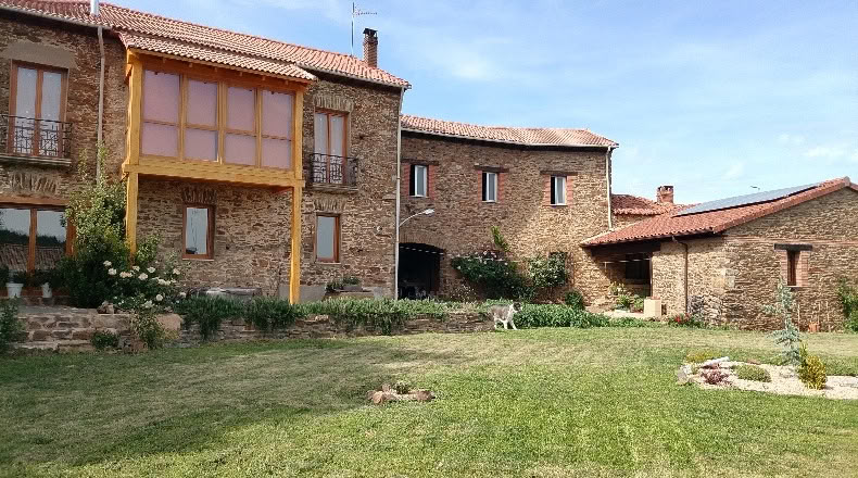 León - Santa María de Ordás - 868m2