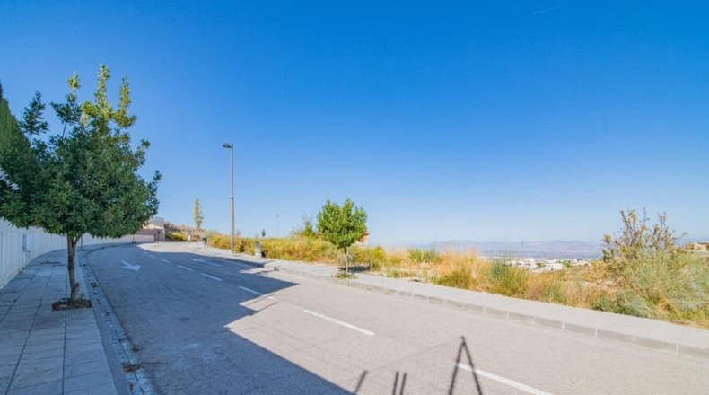 Granada - La Zubia - 948m2