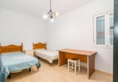 Отдельно стоящий дом с участком на продажу в городе Chiclana de la Frontera Фото