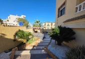 Chalet independiente con terreno en venta en la España, Orihuela, ref: TR373048 foto