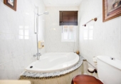 Chalet independiente con terreno en venta en la España, Chiclana de la Frontera, ref: TR411819 foto