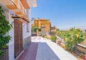 Chalet independiente con terreno en venta en la España, Cájar, ref: TR411831 foto