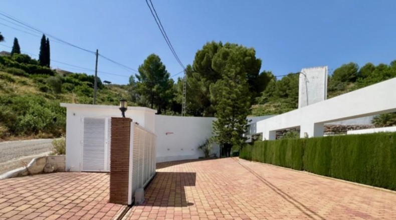 Alicante - Pedreguer - 1900m2