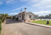 Chalet independiente con terreno en venta en la España, Elche, ref: TR333595 foto