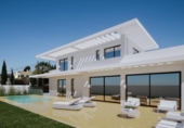 Отдельно стоящий дом с участком на продажу в городе Эстепона Фото