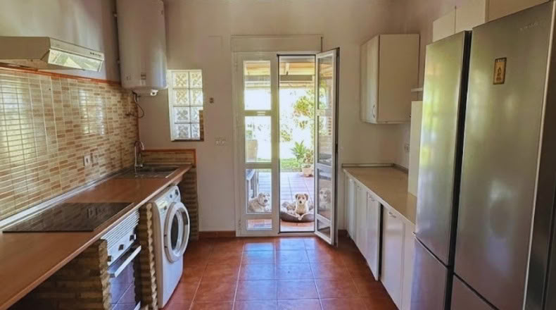 Huelva - Lucena del Puerto - 2700m2