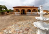 Casa de camp amb terreny en venda a la España, Badajoz, ref.: TR411933 foto