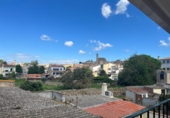 Отдельно стоящий дом с участком на продажу в городе Llagostera Фото