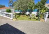 Отдельно стоящий дом с участком на продажу в городе Malpartida de Cáceres Фото