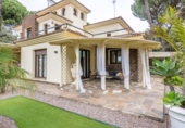 Chalet independiente con terreno en venta en Bollullos de la Mitación ref: TR406226 foto