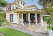 Chalet independiente con terreno en venta en Bollullos de la Mitación ref: TR406226 foto