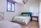 Chalet independiente con terreno en venta en Bollullos de la Mitación ref: TR406226 foto